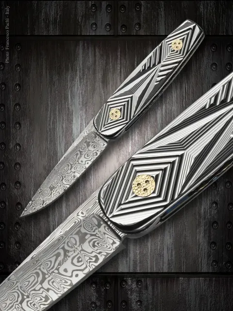Diamond-pattern folders, damascus blades by Des Horn