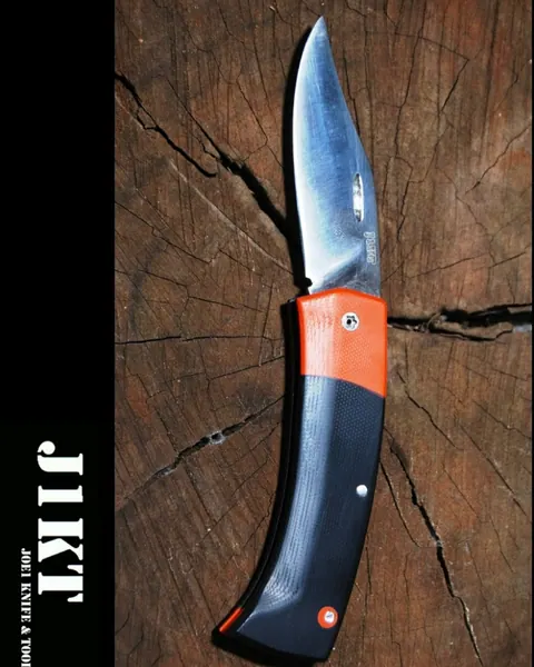 JD Clip-point Pocket Knife 2 by Johann Duvenhage