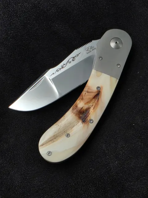 Knife by Johan Ellis