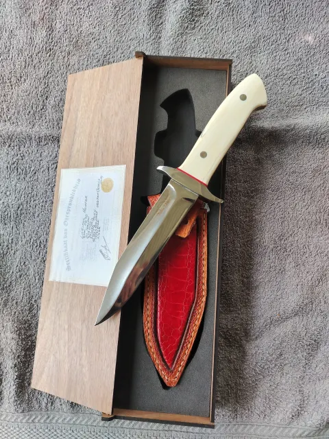 Loveless style hunterunter by Kobus Miller