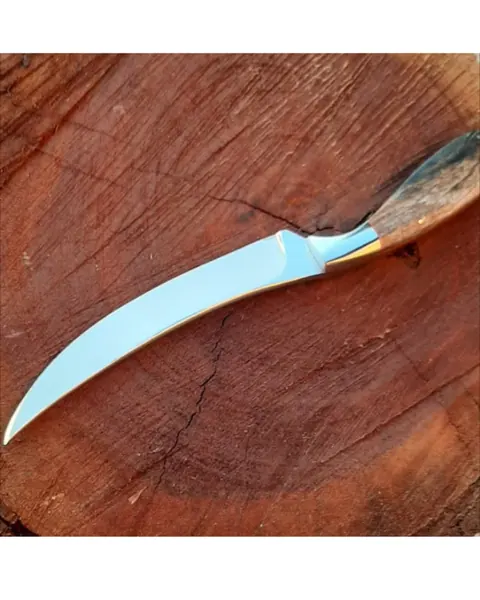 Knife by Miguel Hetzel