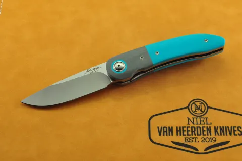 Liner Lock by Niel van Heerden