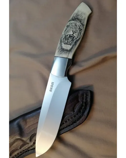 Lion Drop Point Hunter by Nkosilathi (Nkosi) Jubane