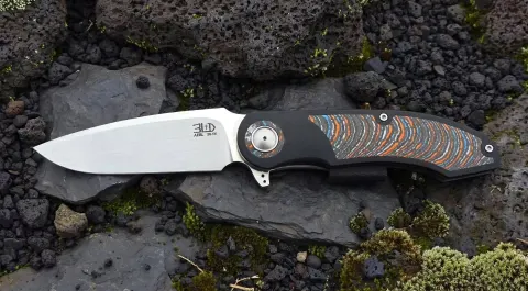 Knife by Riaan Manser