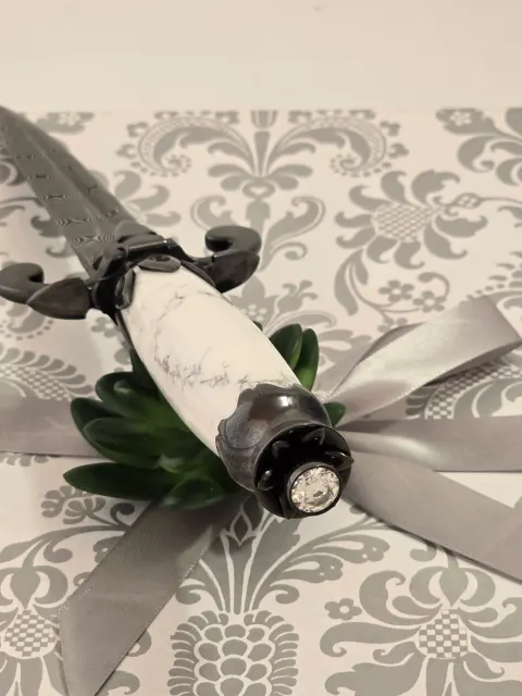 Garter knife by Van van der Merwe